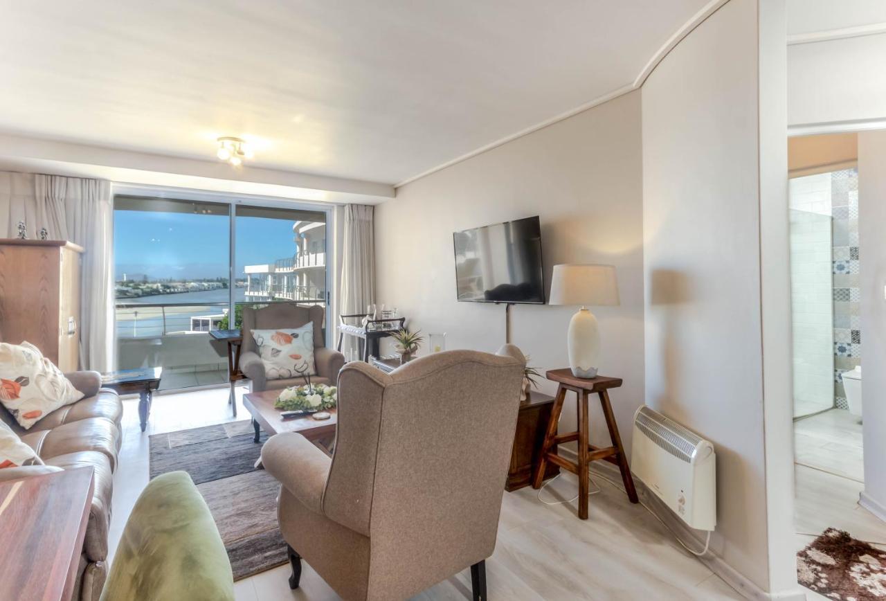 Lagoon 227a By Ctha * Cape Town