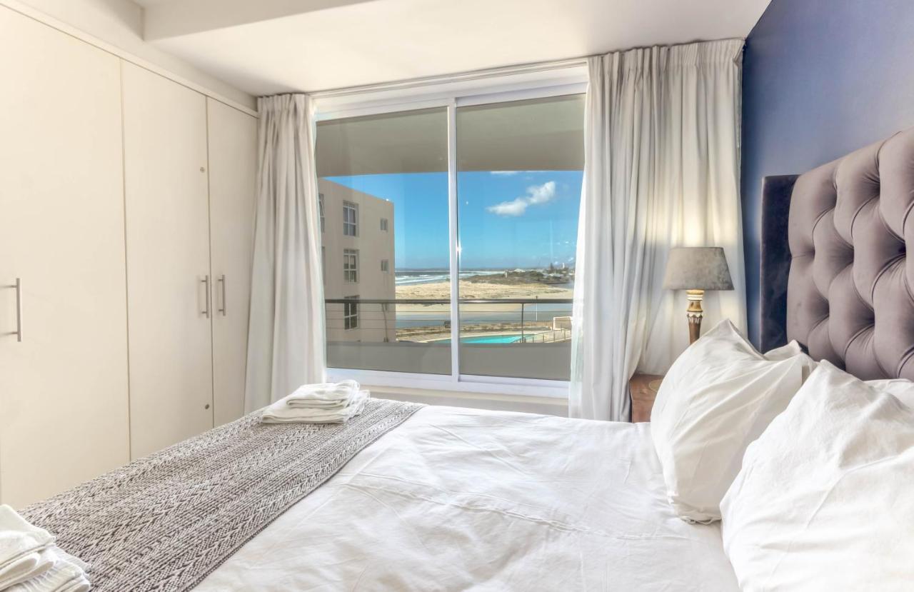Lagoon 227a By Ctha Cape Town